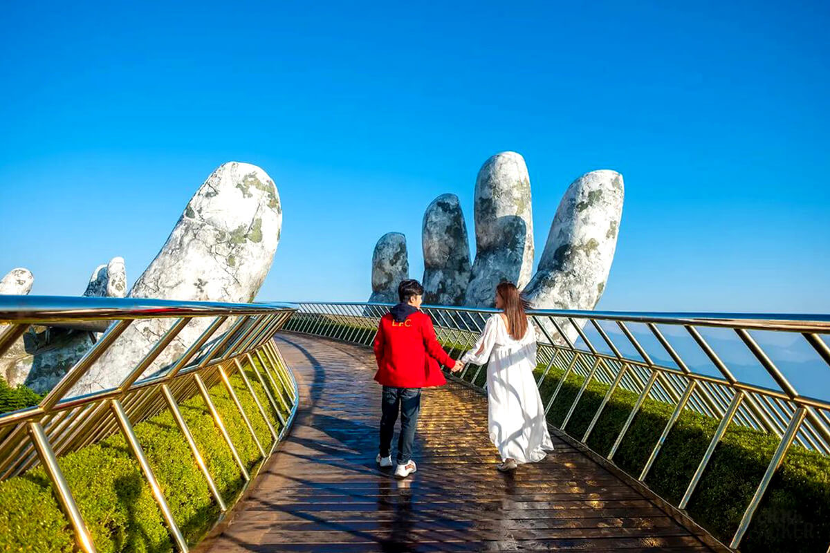 Check-in tại Cầu Vàng - Bà Nà Hills (Nguồn: Internet)